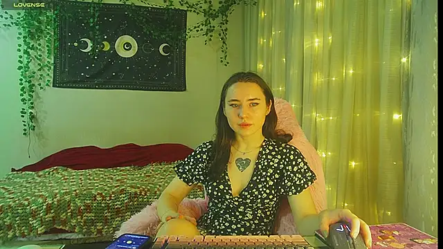 Snapshot of Aurora_workerr chatting on December 21, 2025, 11:12 am Aurora workerr online show from December 21, 2025, 11:12 am