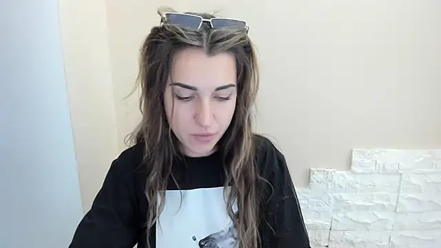 Summmmersky online show from November 22, 2025, 2:16 pm