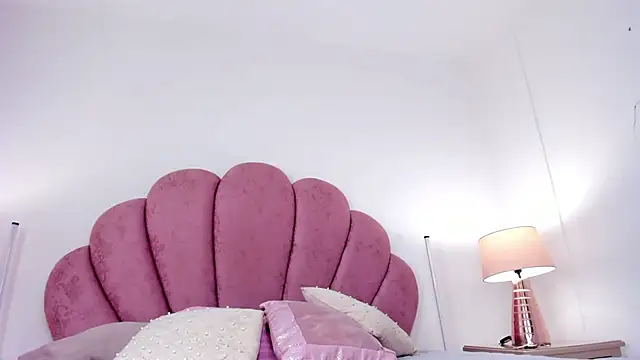 Paytonferrara online show from February 18, 2026, 1:47 am