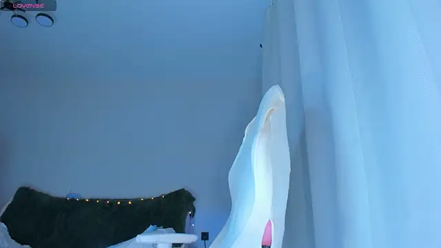 JennyWoody online show from November 30, 2025, 2:45 am