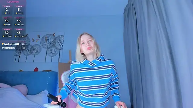 JennyWoody online show from March 12, 2025, 3:40 pm