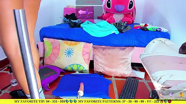 AriannaLewiis online show from May 13, 2026, 7:43 pm