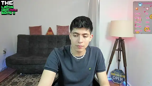 MyLatinHotBoys online show from December 13, 2024, 12:39 pm