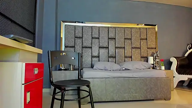 Matureyulyet online show from January 7, 2026, 9:09 pm