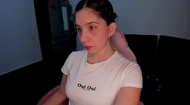 Snapshot of littlelight1 chatting on December 23, 2024, 1:51 am littlelight1 online show from December 23, 2024, 1:51 am