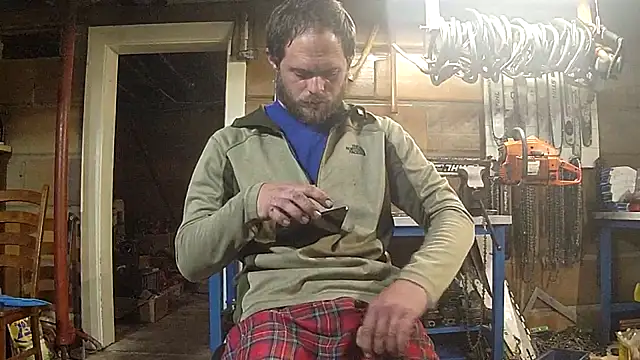 Bigoleslong98765 online show from April 7, 2026, 11:17 pm