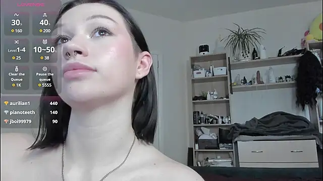 Snapshot of Emmy_m00n chatting on March 20, 2025, 3:23 am Emmy m00n online show from March 20, 2025, 3:23 am