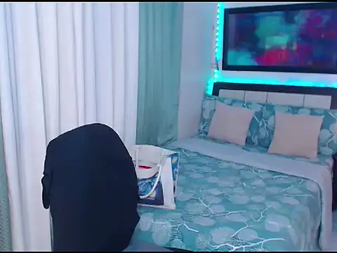 Snapshot of Heavenly_Treats chatting on April 8, 2026, 3:30 am Heavenly Treats online show from April 8, 2026, 3:30 am