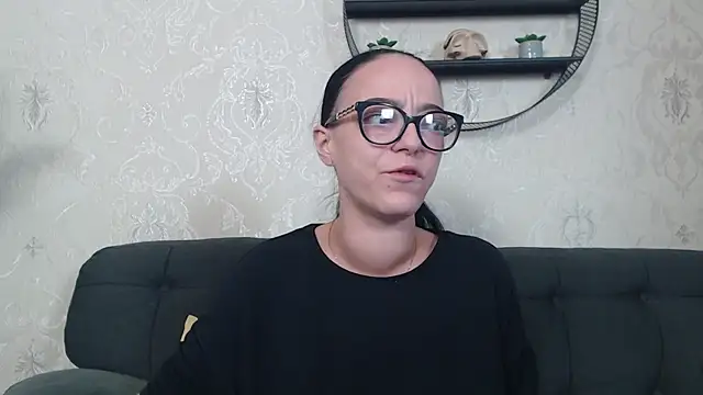 IzabelllNoir online show from November 8, 2025, 8:18 am