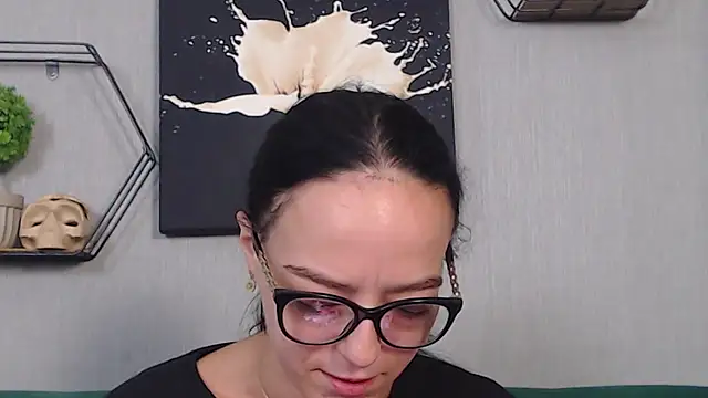 IzabelllNoir online show from October 13, 2025, 9:33 am