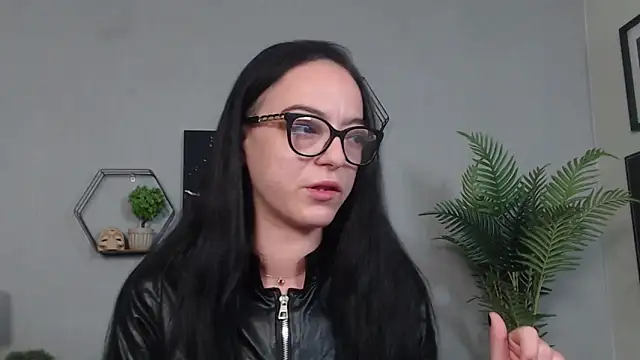 IzabelllNoir online show from May 10, 2026, 7:56 am