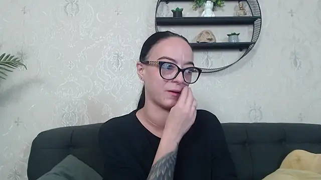 IzabelllNoir online show from November 25, 2025, 8:36 am