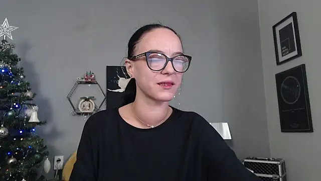 IzabelllNoir online show from December 19, 2025, 6:38 am