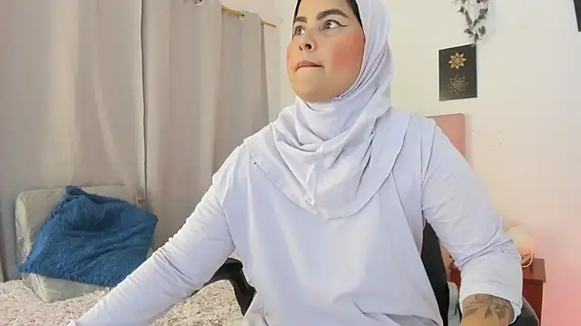 AishaAmin  online show from July 7, 2026, 12:09 pm