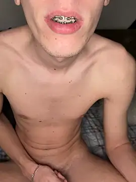 Snapshot of alexyourboy chatting on February 15, 2026, 10:30 pm alexyourboy online show from February 15, 2026, 10:30 pm