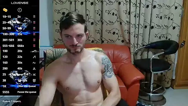 Snapshot of cuple_hoot_ chatting on October 31, 2025, 3:36 am cuple hoot  online show from October 31, 2025, 3:36 am