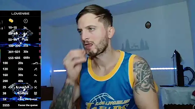 Snapshot of cuple_hoot_ chatting on October 5, 2025, 7:59 pm cuple hoot  online show from October 5, 2025, 7:59 pm