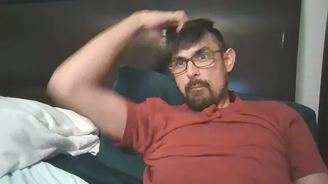 Snapshot of spence204011 chatting on March 17, 2026, 12:35 am spence204011 online show from March 17, 2026, 12:35 am