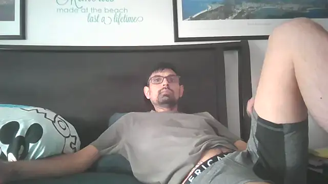 Snapshot of spence204011 chatting on June 4, 2026, 6:23 pm spence204011 online show from June 4, 2026, 6:23 pm
