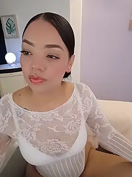 Sara LipsX online show from April 12, 2026, 8:45 pm