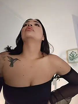 Sara LipsX online show from November 9, 2025, 3:32 am