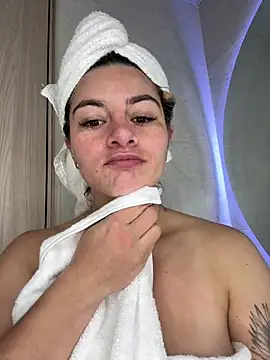 AtheneaRossi online show from February 17, 2026, 12:13 pm