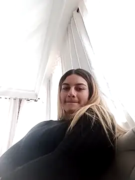 Snapshot of AtheneaRossi chatting on March 6, 2025, 4:49 pm AtheneaRossi online show from March 6, 2025, 4:49 pm