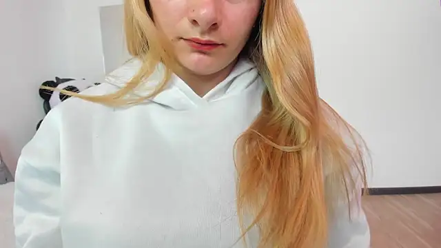 Snapshot of AtheneaRossi chatting on March 13, 2025, 2:55 pm AtheneaRossi online show from March 13, 2025, 2:55 pm