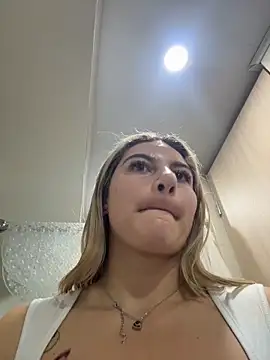 AtheneaRossi online show from March 12, 2026, 11:14 am