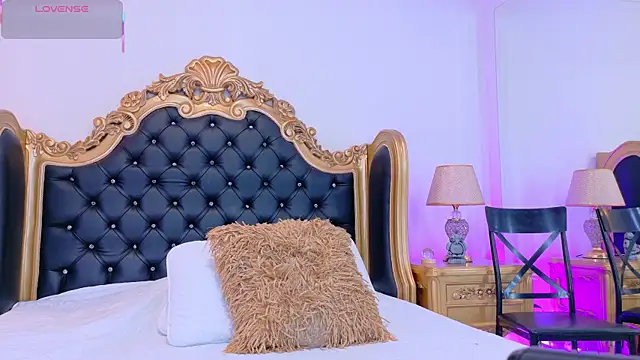 AdelinaVans online show from October 24, 2025, 11:42 am