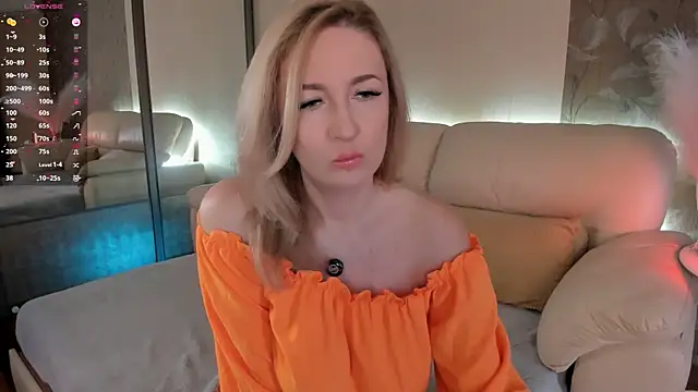 LaVitaBelle online show from May 15, 2026, 3:04 am