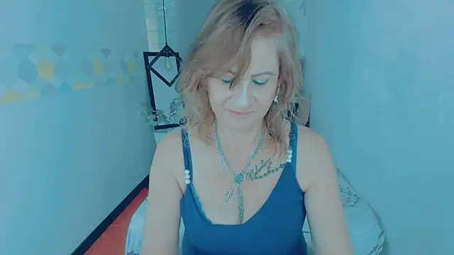 Snapshot of ScarletHoot_ chatting on January 20, 2025, 12:07 pm ScarletHoot online show from January 20, 2025, 12:07 pm