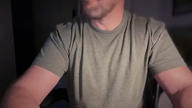 Snapshot of Mr_Beef chatting on November 20, 2025, 8:31 pm Mr Beef online show from November 20, 2025, 8:31 pm