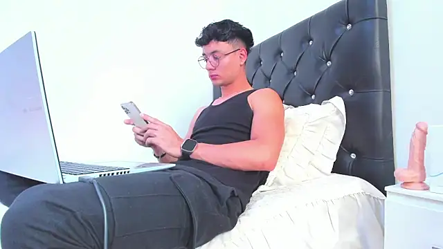 Snapshot of Sebastian-Dash chatting on January 25, 2025, 9:46 pm Sebastian-Dash online show from January 25, 2025, 9:46 pm