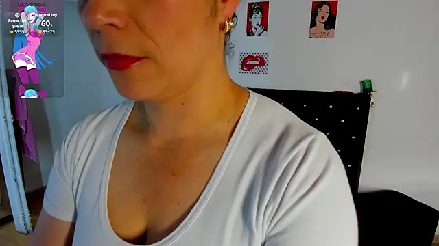 Snapshot of Aliciia_cute1 chatting on April 30, 2026, 10:03 pm Aliciia cute1 online show from April 30, 2026, 10:03 pm