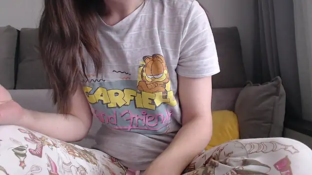 Snapshot of _JustmeHere_ chatting on April 4, 2026, 6:31 am JustmeHere online show from April 4, 2026, 6:31 am