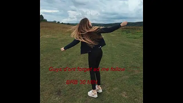 Snapshot of _JustmeHere_ chatting on March 25, 2026, 6:35 am JustmeHere online show from March 25, 2026, 6:35 am