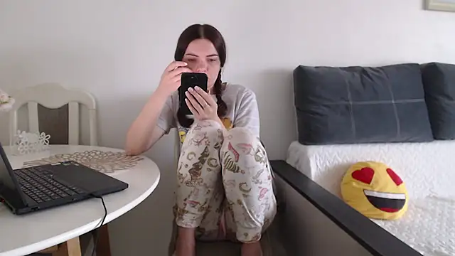 Snapshot of _JustmeHere_ chatting on March 15, 2026, 6:20 am JustmeHere online show from March 15, 2026, 6:20 am