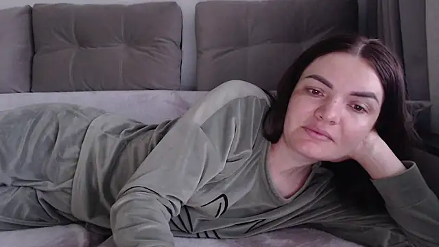 Snapshot of _JustmeHere_ chatting on April 3, 2026, 5:47 am JustmeHere online show from April 3, 2026, 5:47 am