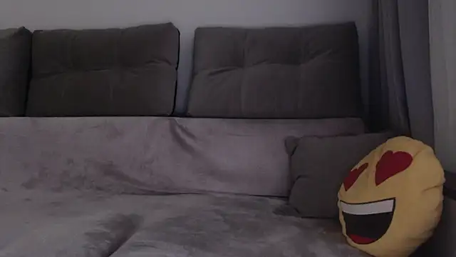 Snapshot of _JustmeHere_ chatting on April 2, 2026, 6:20 am JustmeHere online show from April 2, 2026, 6:20 am