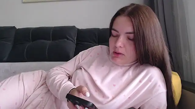 Snapshot of _JustmeHere_ chatting on May 25, 2026, 6:34 am JustmeHere online show from May 25, 2026, 6:34 am