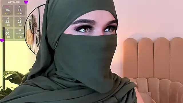 anna-henao online show from May 22, 2026, 10:19 pm