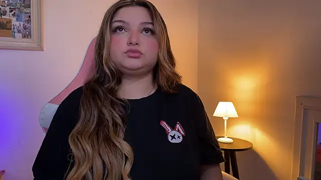 SweetPaige  online show from November 30, 2025, 4:19 pm