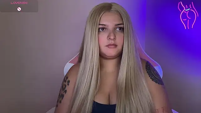 Snapshot of SweetPaige_ chatting on February 23, 2025, 9:16 pm SweetPaige online show from February 23, 2025, 9:16 pm