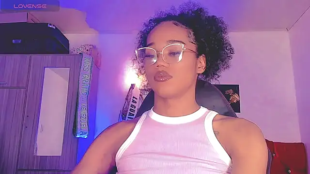 naomy  xx online show from July 21, 2026, 2:14 am