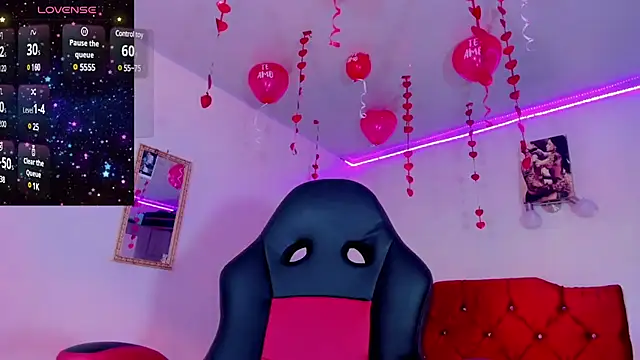 Snapshot of naomy__xx chatting on February 19, 2025, 7:05 pm naomy xx online show from February 19, 2025, 7:05 pm
