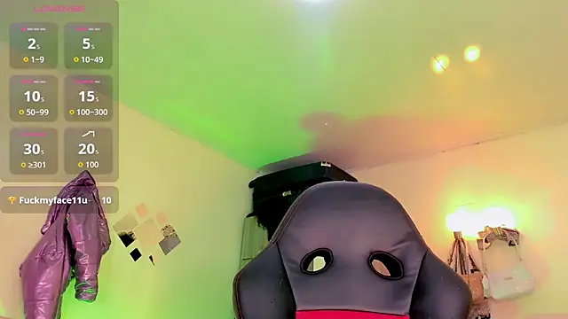 naomy  xx online show from April 29, 2026, 3:21 am