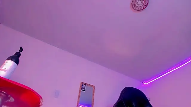 Snapshot of naomy__xx chatting on March 12, 2025, 7:14 pm naomy xx online show from March 12, 2025, 7:14 pm
