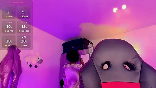 naomy  xx online show from April 28, 2026, 3:22 am