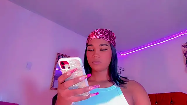 Snapshot of naomy__xx chatting on March 12, 2025, 1:36 am naomy xx online show from March 12, 2025, 1:36 am